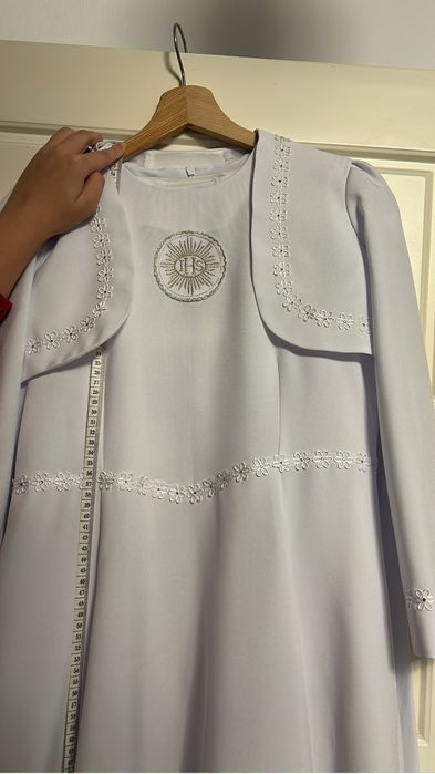 Alba komunijna, sukienka