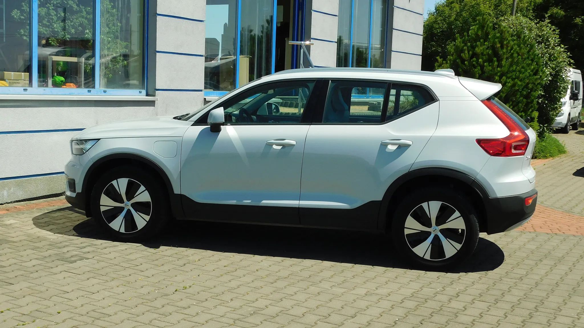 Volvo XC 40 1.5 Plug-In Hybrid T5 TWIN ENGINE 261KM Stan Idealny Jasne Wnętrze