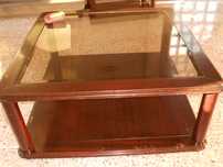 Conjunto de sala (mesa, 2 apoios, aparador)