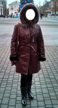 Зимняя кожаная женская куртка плащ размер М