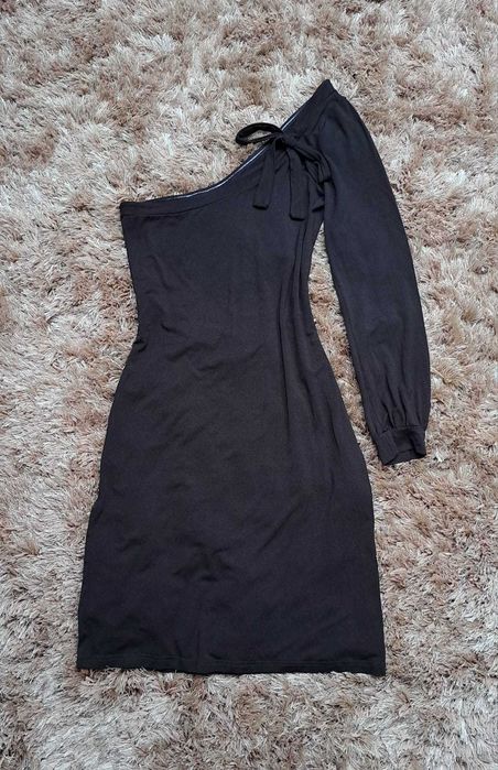 Czarna sukienka dzianinowa wizytowa r.M