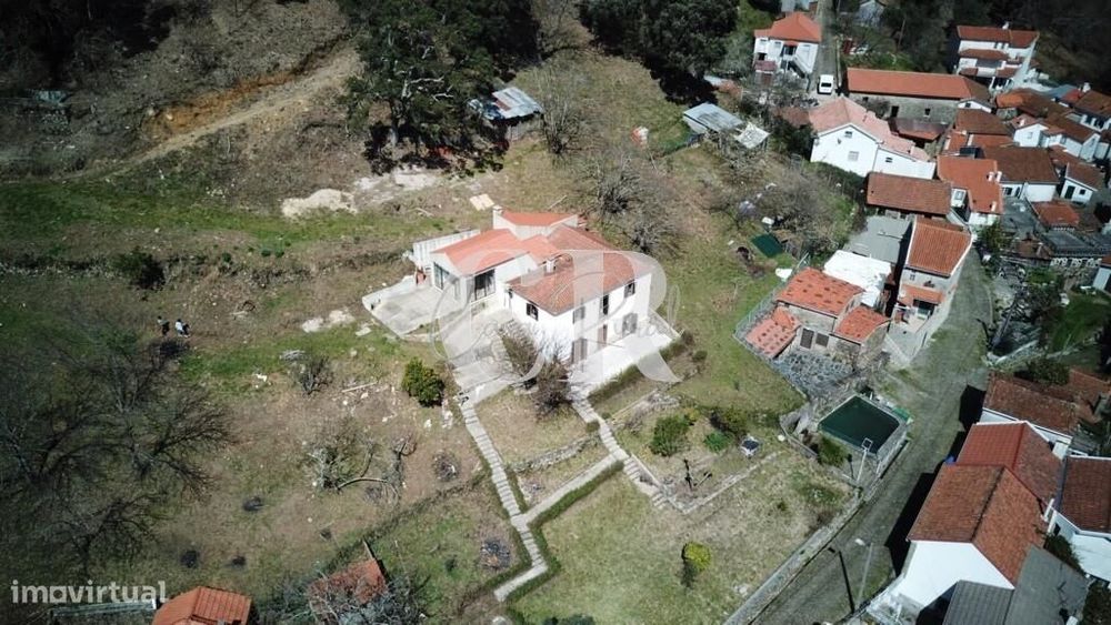 Mansão Senhorial em Coentral – Um Refúgio de Charme e Natureza, junto