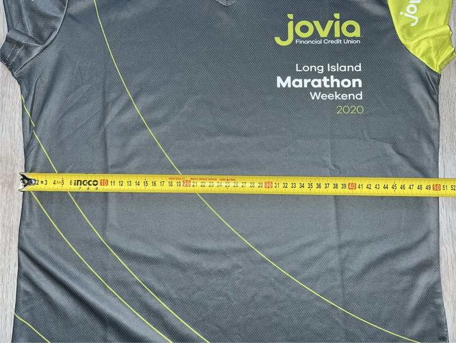 Спортивна футболка