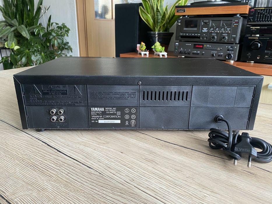 Magnetofon Yamaha KX-W232