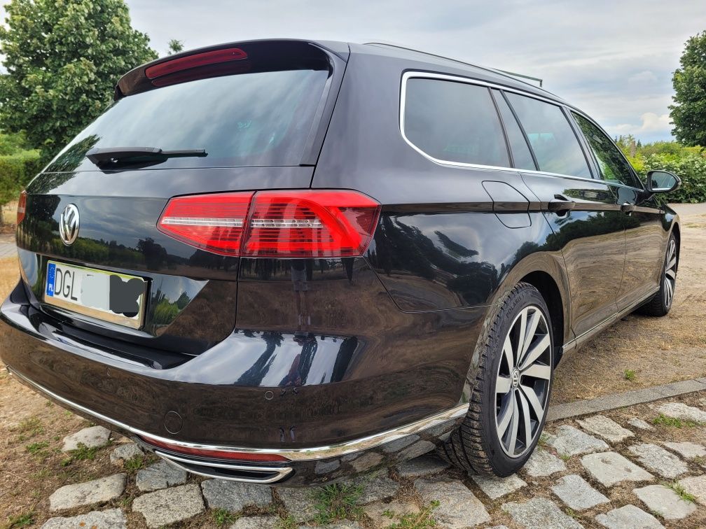 Passat b8 kombi 2.0 tdi 240 km 4motion el. hak sam parkuje