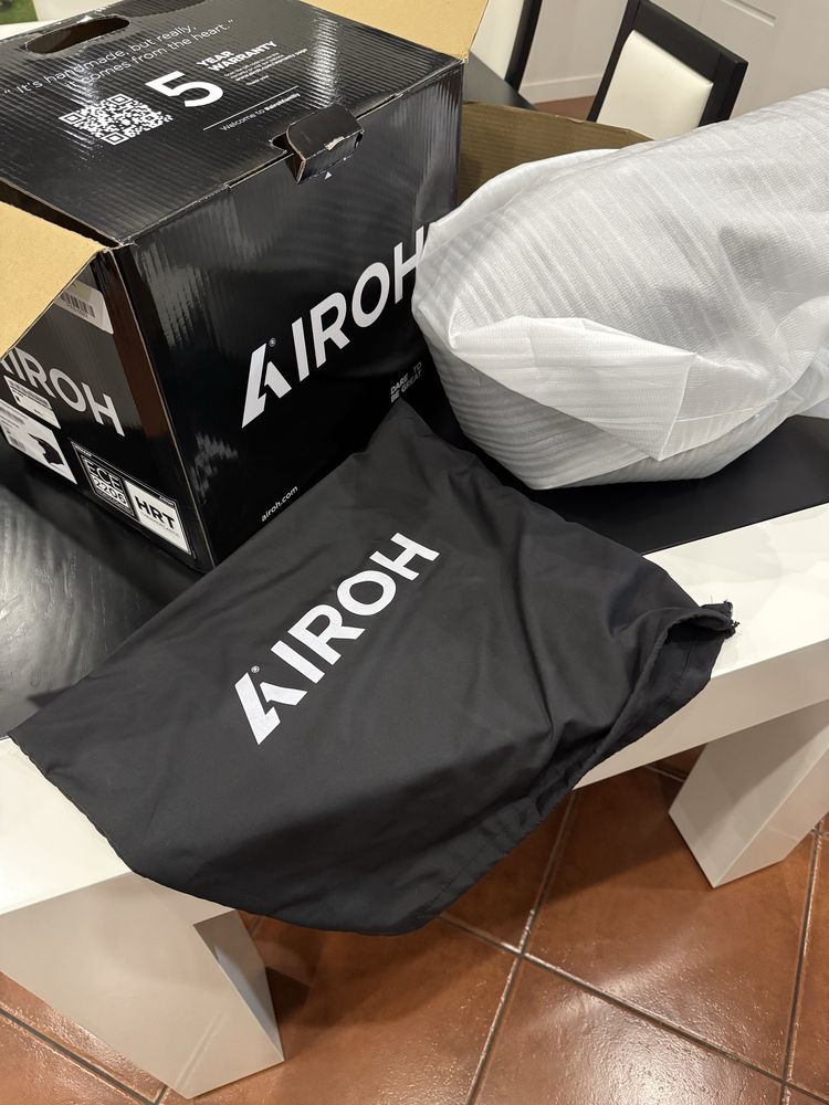 Capacete AIROH Black