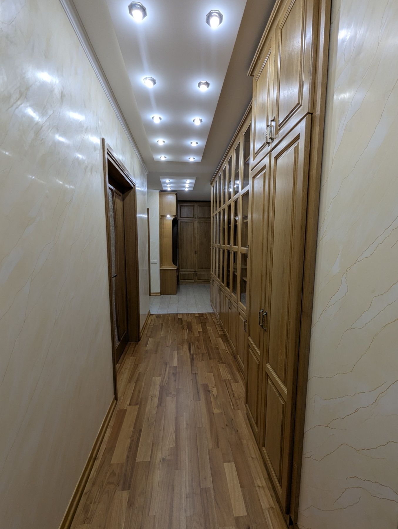 Продається 3 кімнатна квартира