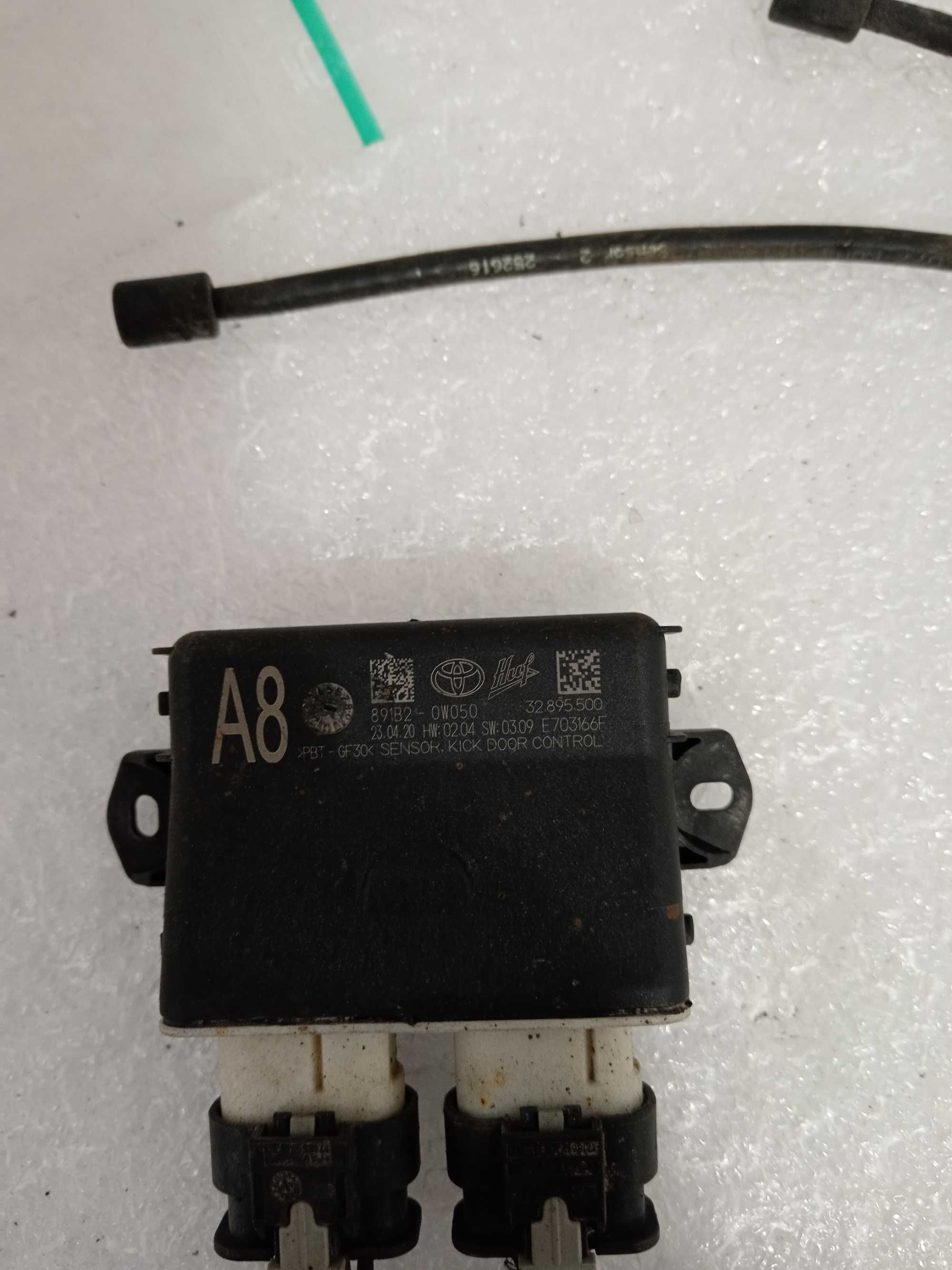 Датчик відкриття двирей Тойота рав4 891B2-0W050
