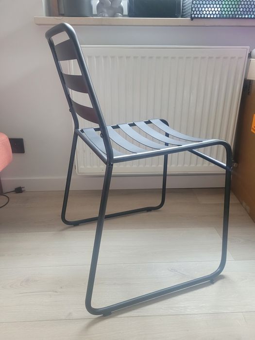 Żelazne, czarne krzesło H&M Home