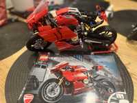 LEGO Technic 42107 - Ducati Panigale V4 R