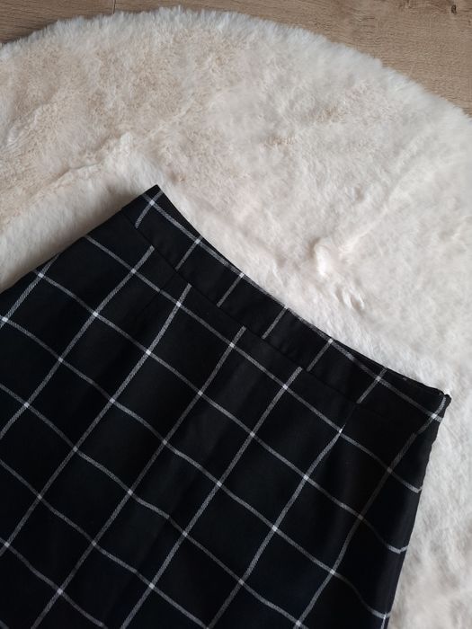 Czarna spódniczka w kratkę Asos M38