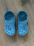 Niebieskie crocsy 22