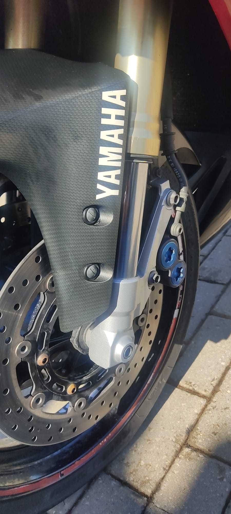 Moto Yamaha R1 2002