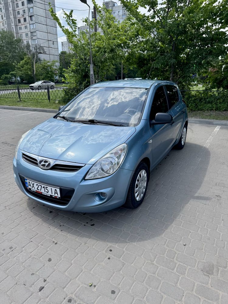 Продам Hyundai i20 2012