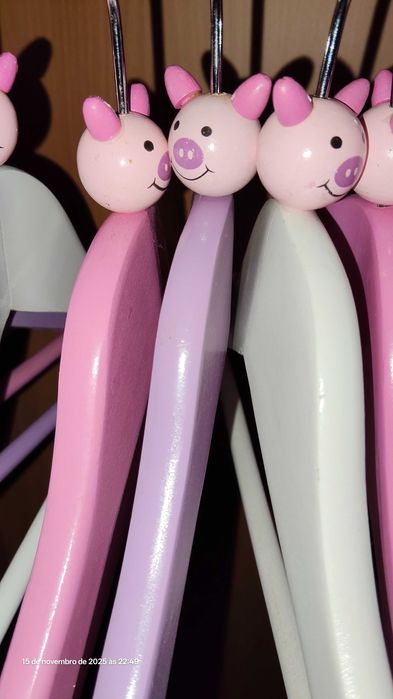 Cabide criança com porquito