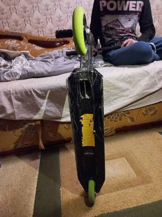 Продам трюковый самокат б/у цена 700 гривен