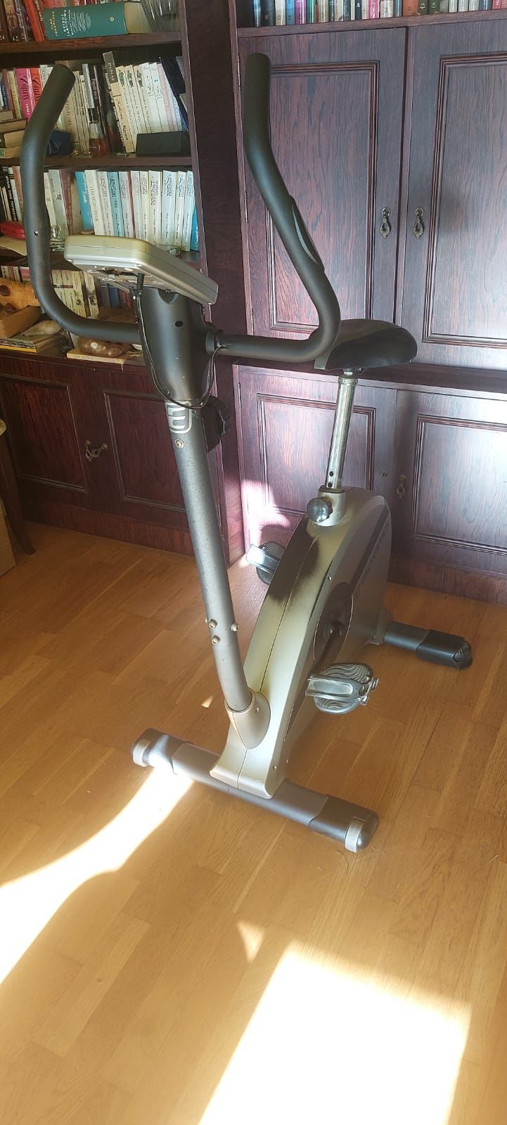 Rower stacjonarny..