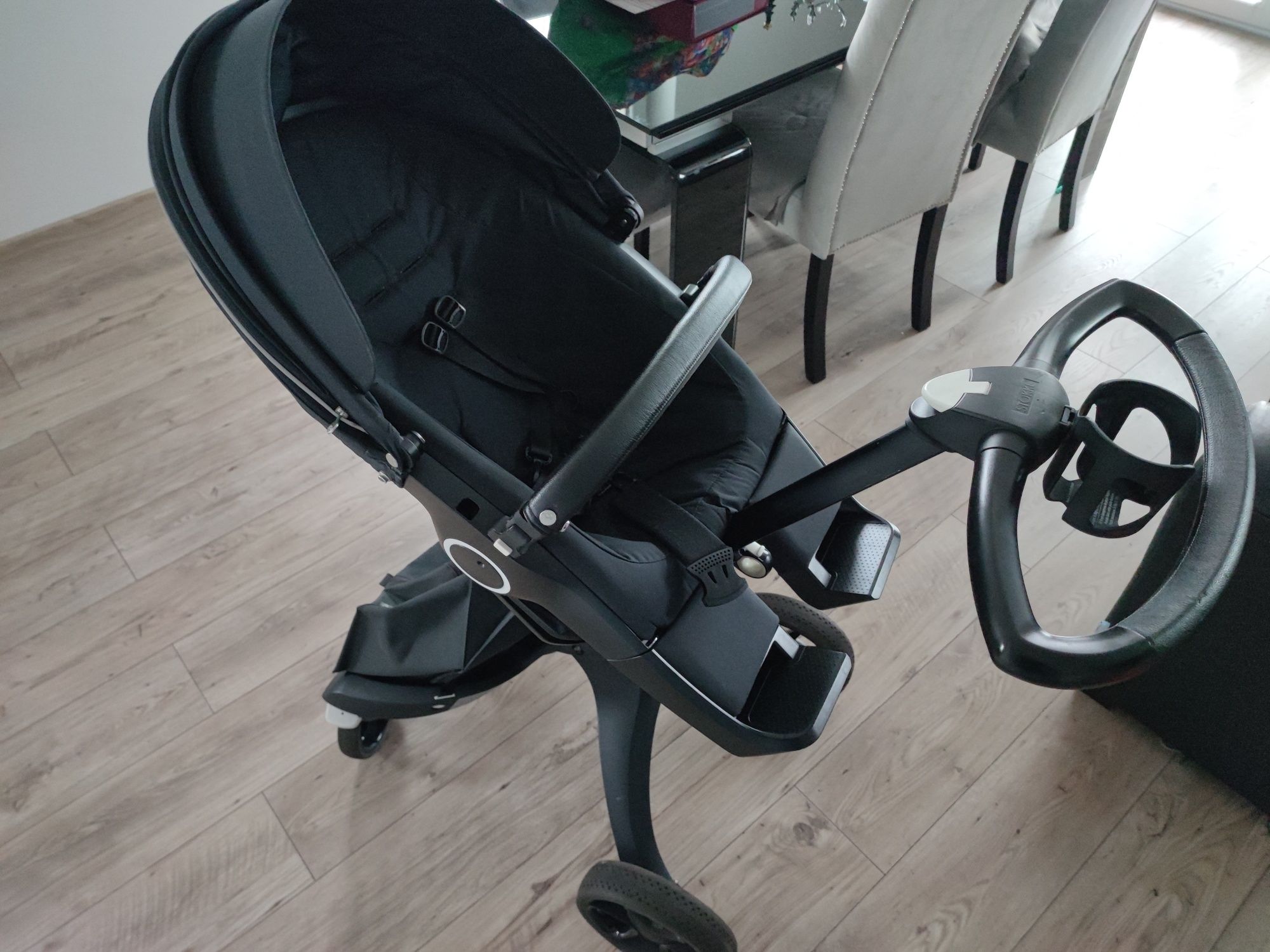 Stokke Xplory V6 wersja limitowana Czarny