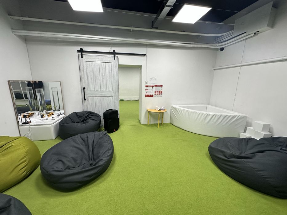 224 м² у центрі — ідеально для дитячого або навчального центру.