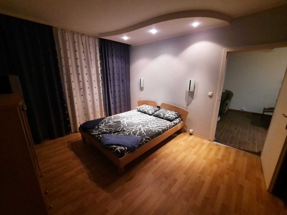 Б. Шевченка. Центр (Любава). Видовая. 3 к студия.