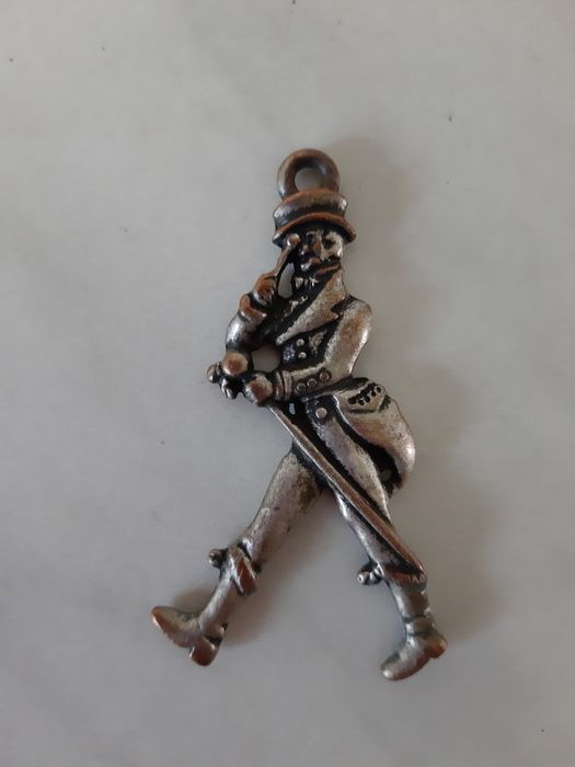 Продам оловянные солдатики и разное