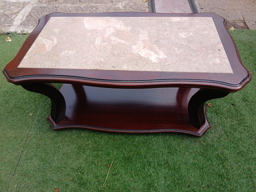 Mesa de centro em mogno
