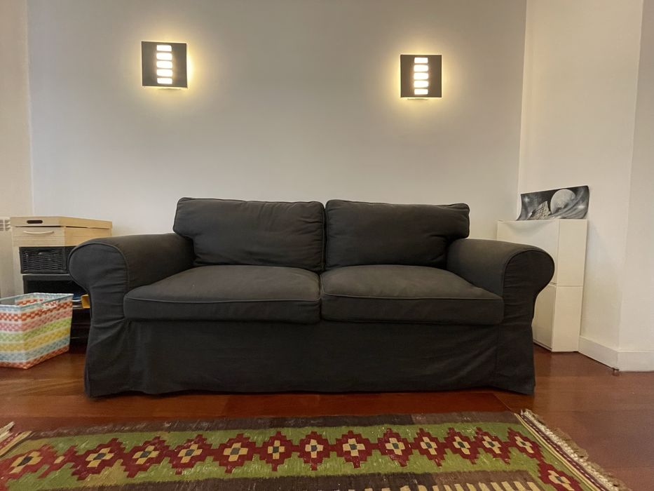 Sofa-cama em bom estado