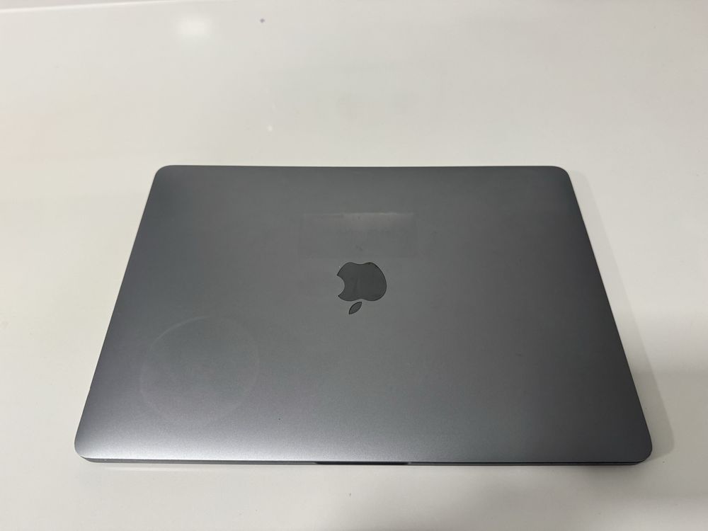 MacBook Pro (13-inch, 2016,Two Thunderbolt 3 ports)