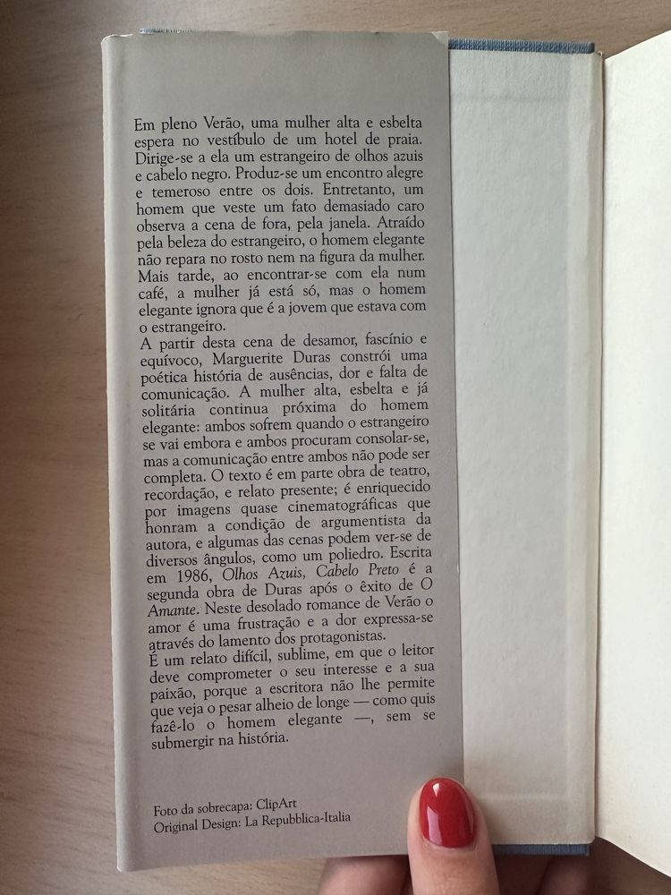 Livro “Olhos Azuis, Cabelo Preto” de Marguerite Duras