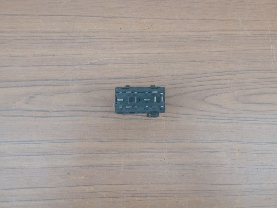 Реле свічок розжарювання накала Trafic/Peugeot/Caddy/Skoda/AstraZafira