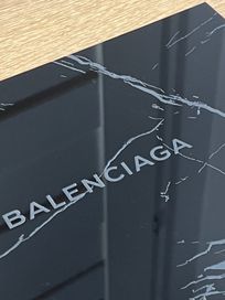 Tabliczka pleksi Balenciaga rekwizyt do zdjęć ozdoba do garderoby