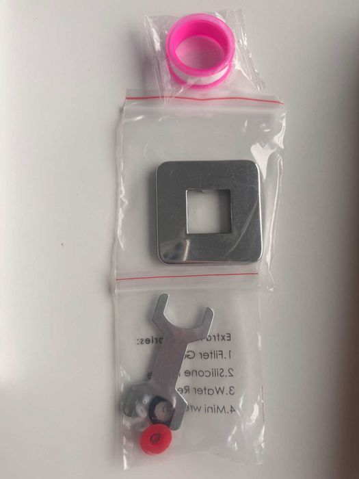 Deszczownica ścienna 30x30cm + GRATIS