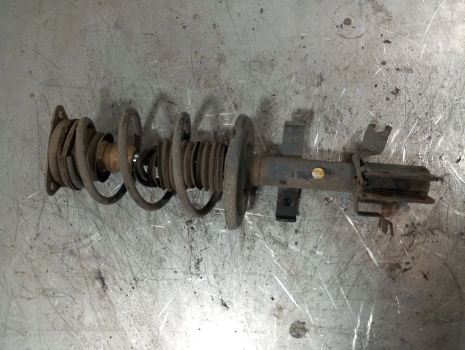 Amortecedor frente direito RENAULT Clio IV (BH_)