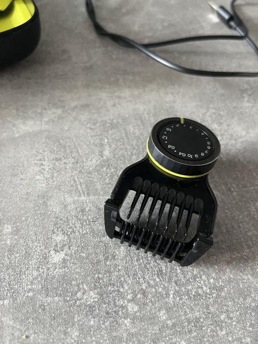 Електростанок Philips OneBlade Pro 360 QP6652/61 для обличчя та тіла