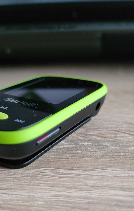 SanDisk sansa Clip Sport 8GB + 16GB Limonka Jak Nowy