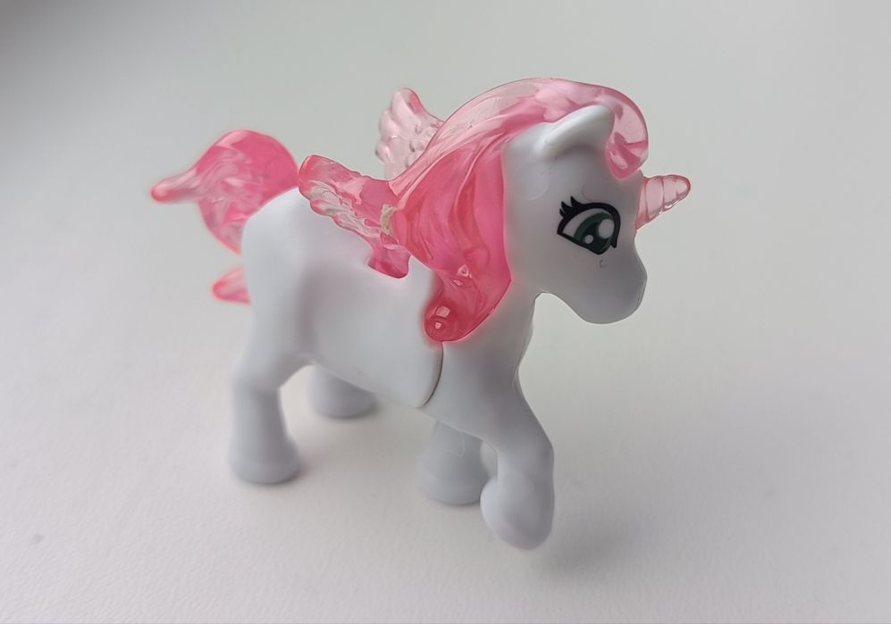 Кіндер единороги фігурки