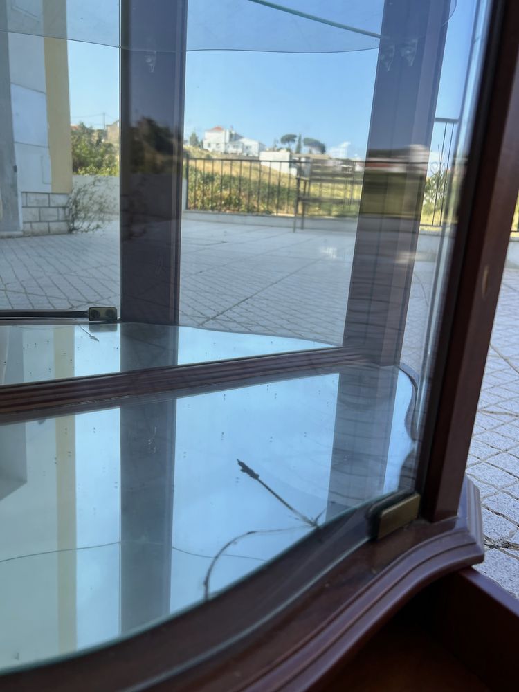 Vitrina Expositora Clássica em Madeira com Vidros Curvos