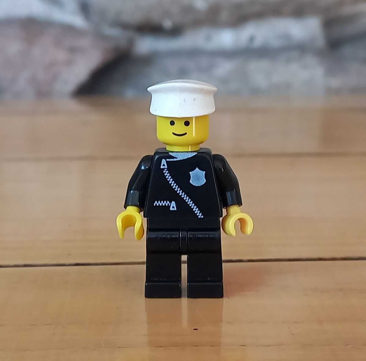 LEGO CITY - Minifigurka cop013 - Policjant