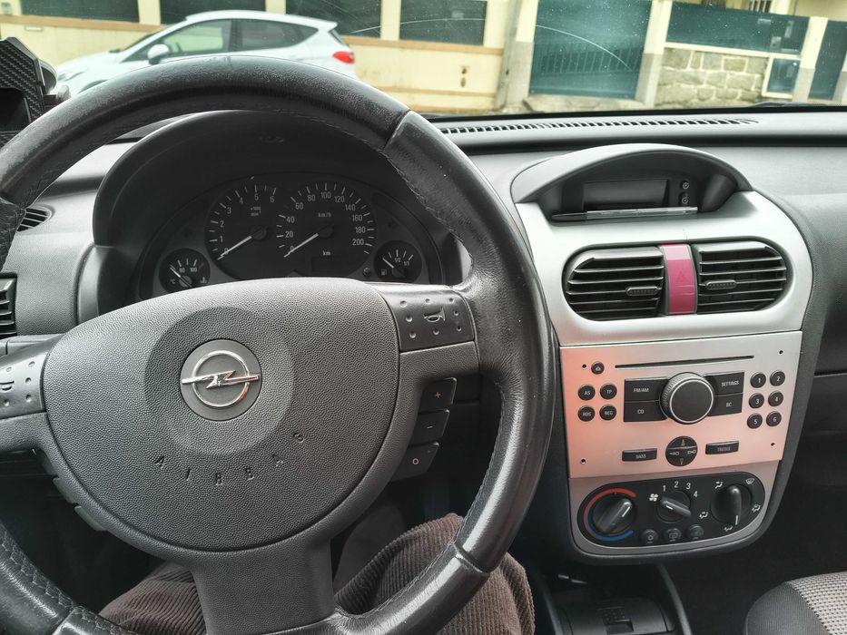 Opel Corsa 2005 – Oportunidade! Económico, Fiável e Pronto a Andar