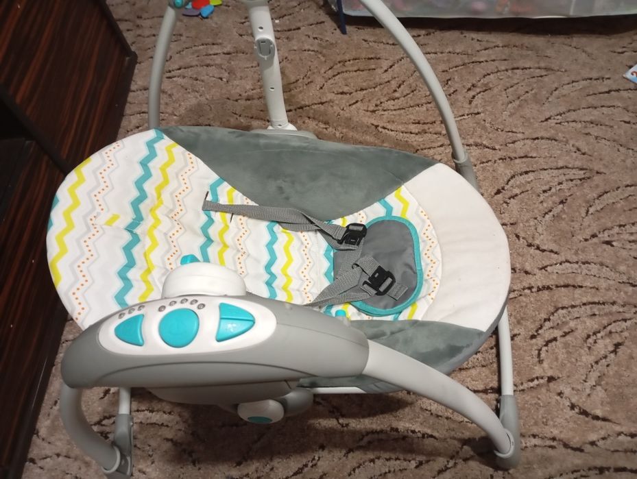 Продам дитячу гойдалку колиску