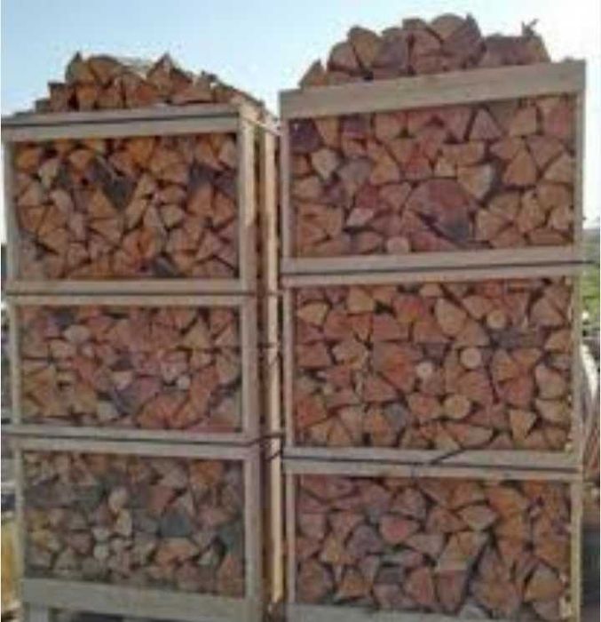 Продаю колотые дрова на европалетах. Дуб, граб, акация.