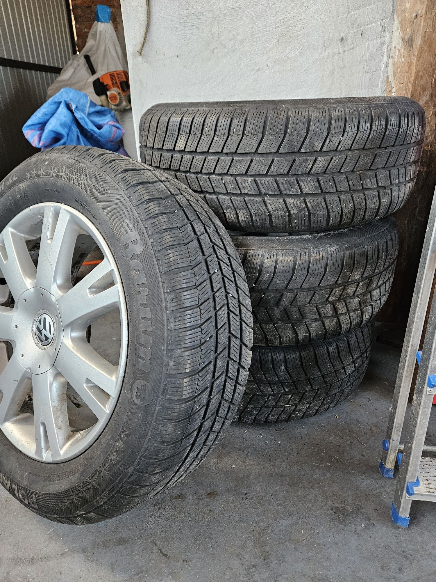 Komplet opon zimowych z felgami 255/55 R18
