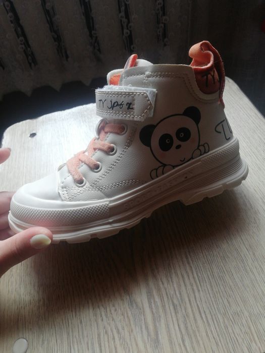 Черевички осінь весна, тепла зима