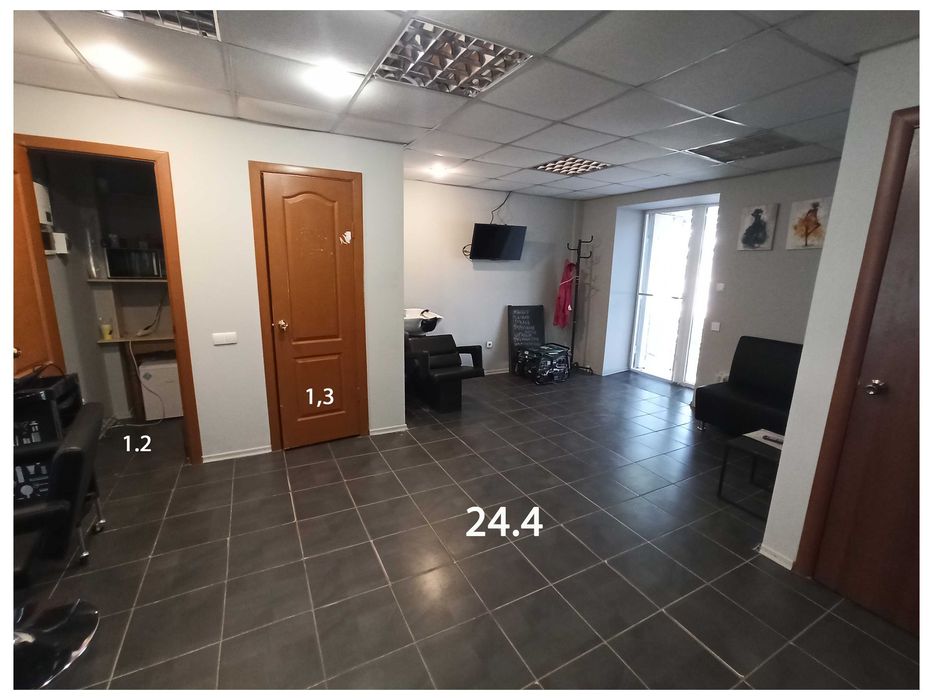 Продам салон краси на пр.Науки. НФ, 1й поверх.Метро 23 серпня 7 хвилин