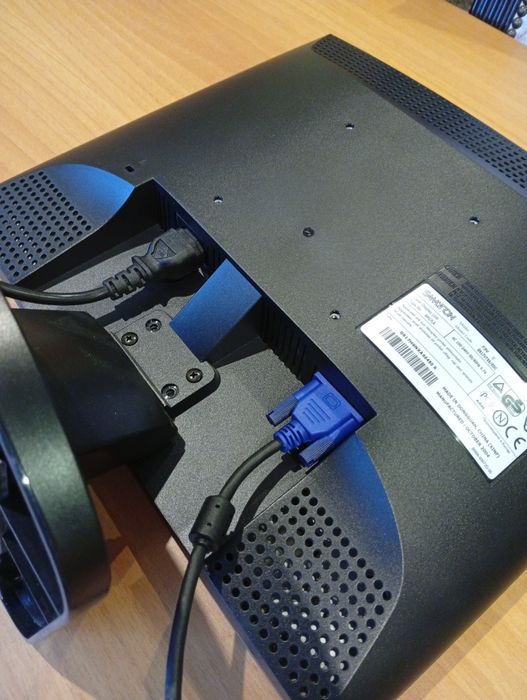 Monitor 17 polegadas quadrado VGA