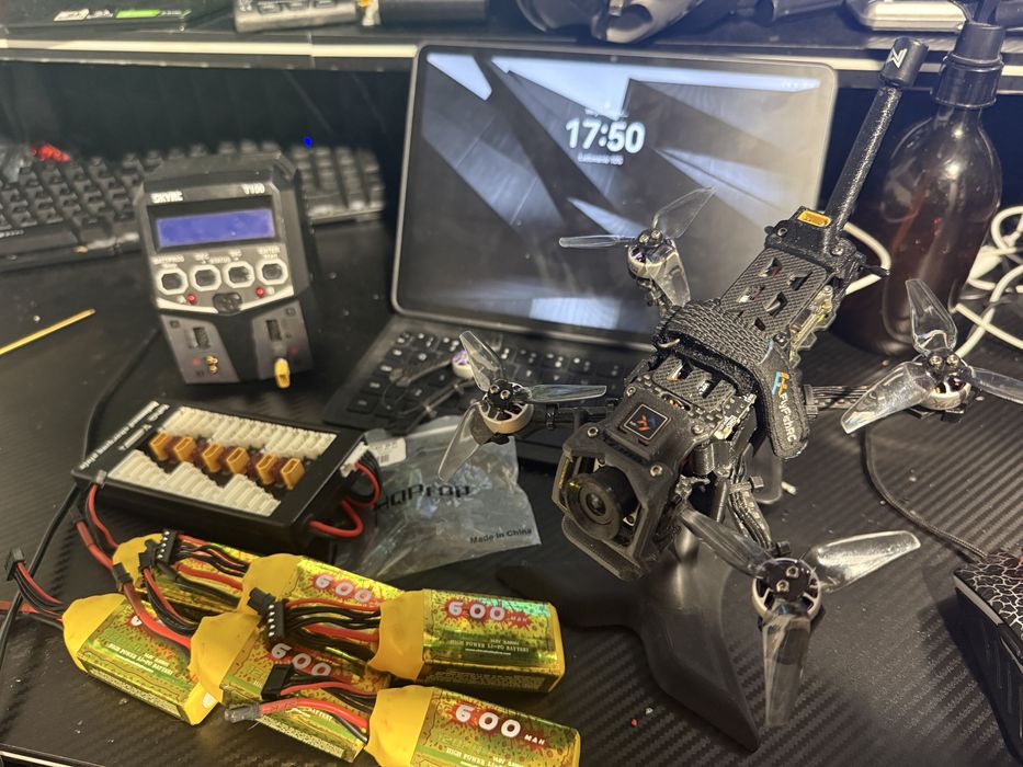 Mega zestaw dron 3” fpv plis zaadowe czesci ladowarka baterie