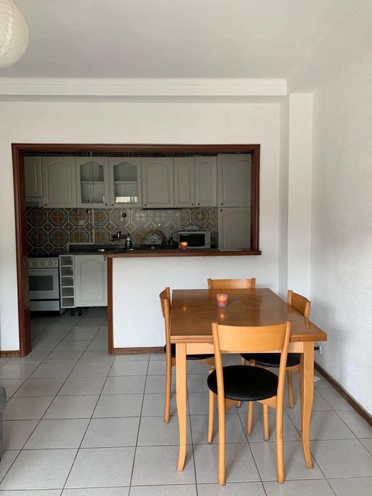 Arrendo t2 mobilado no cacem