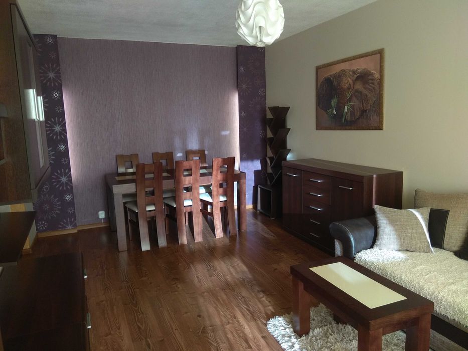 Stół 90x160/240 krzesła 6szt. ława