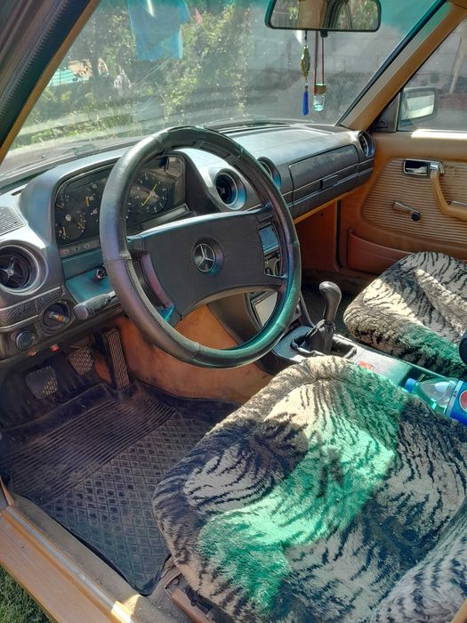 Mercedes-Benz W123