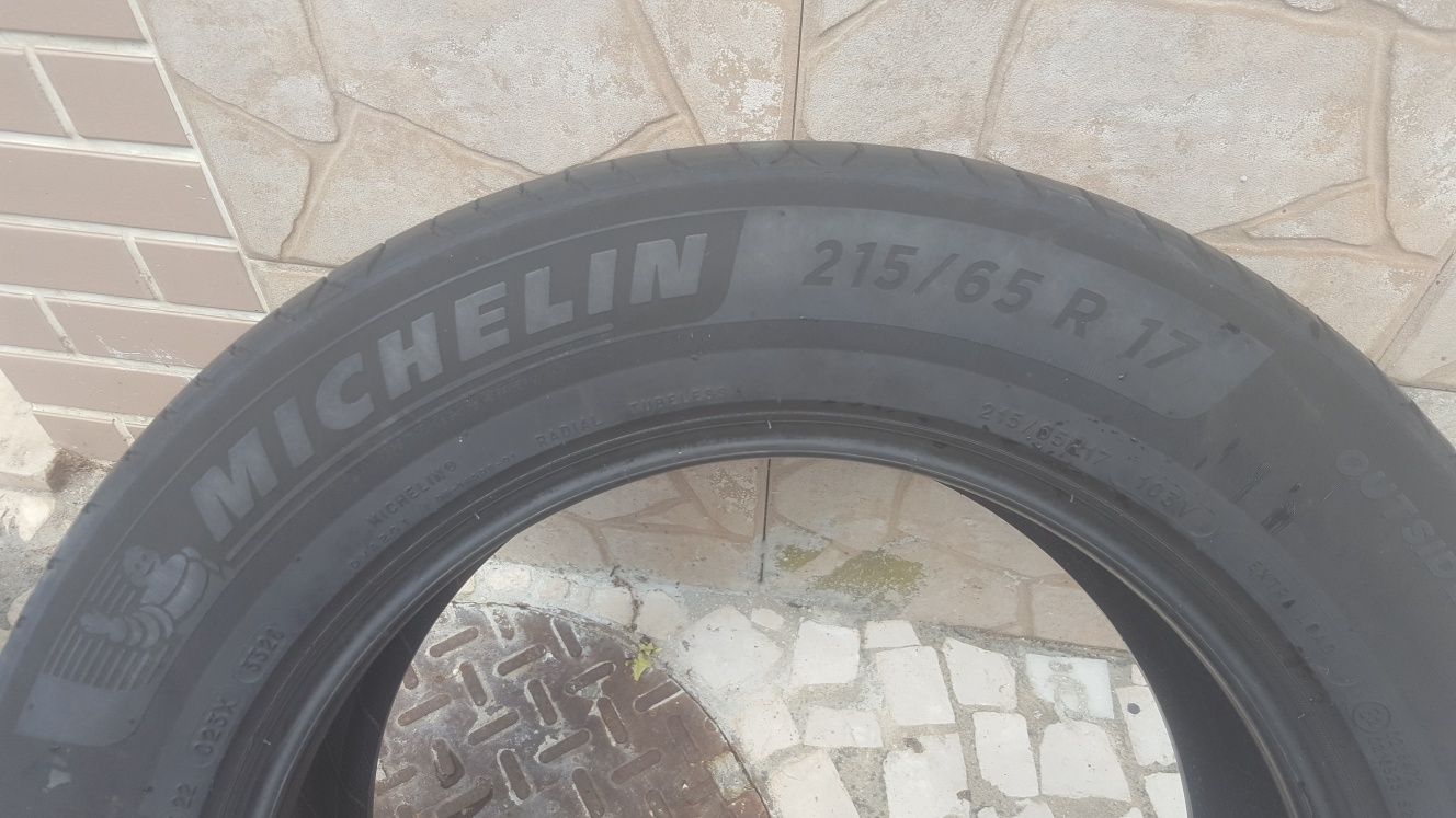 2 pneus Michelin 215 /65 R /17